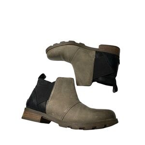 Sorel slip on tan and black boot size 7